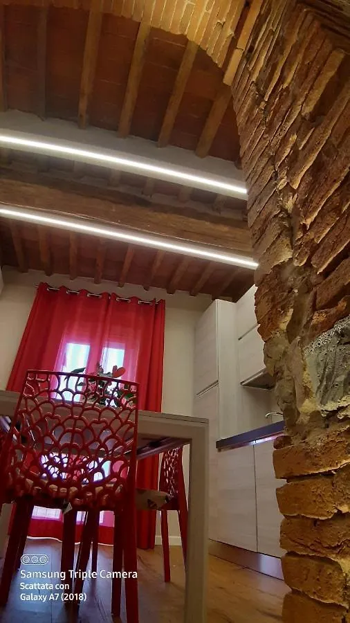 Il Paradiso Sopra Le Nuvole Peccioli 0*,  Italy